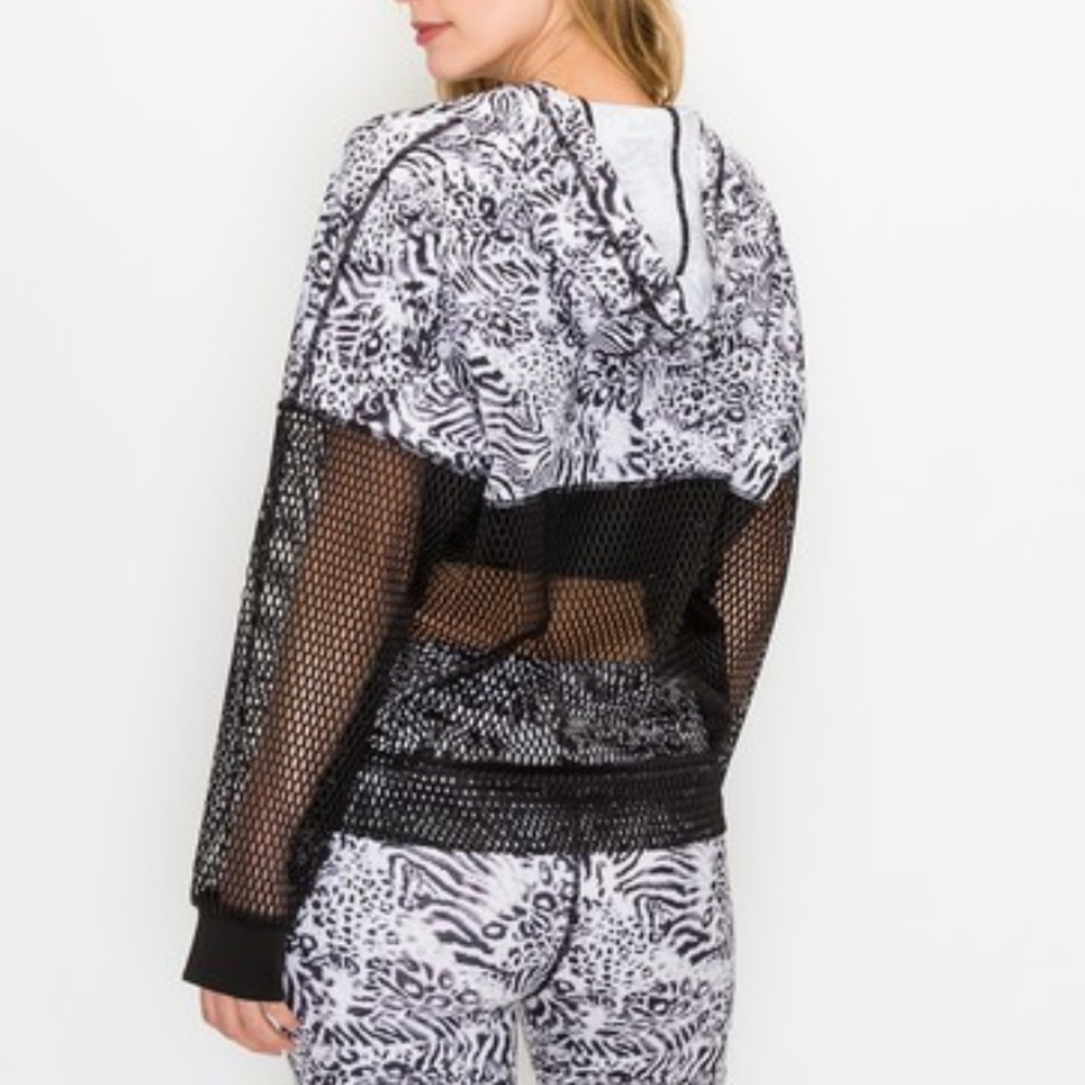 ❗️last 1💕 Animal Print Bomber Jacket with Mesh - Picture 3 of 7